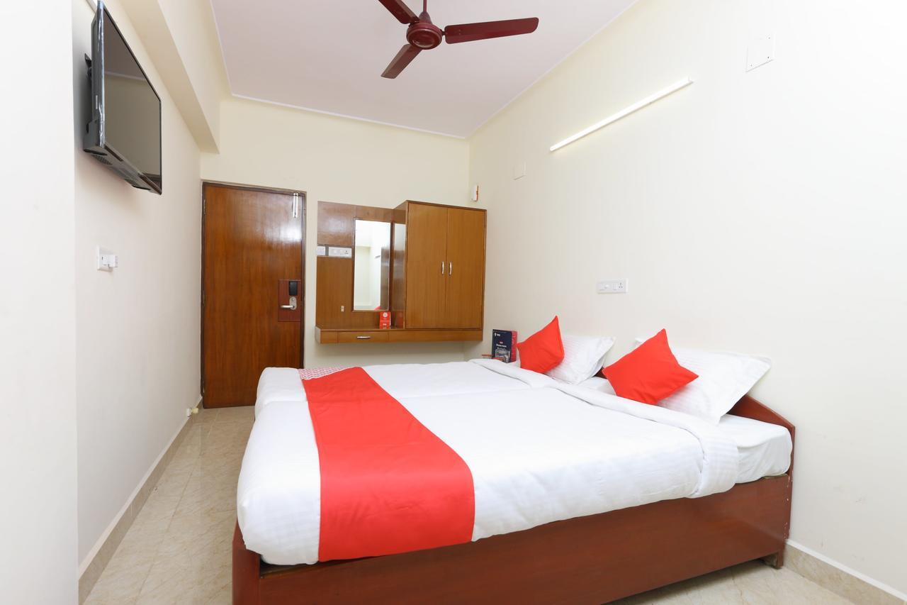 Oyo 11433 Kishore Inn Csennai Kültér fotó