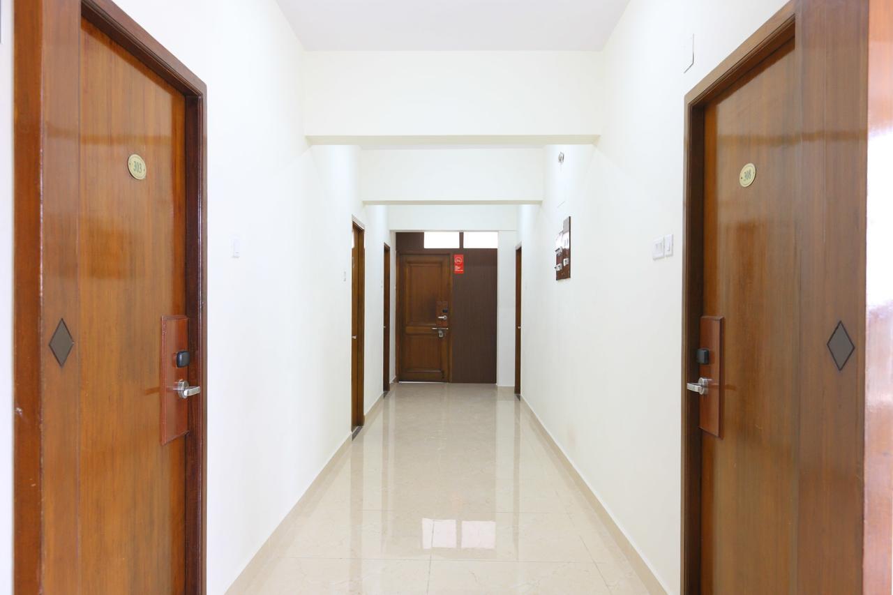 Oyo 11433 Kishore Inn Csennai Kültér fotó